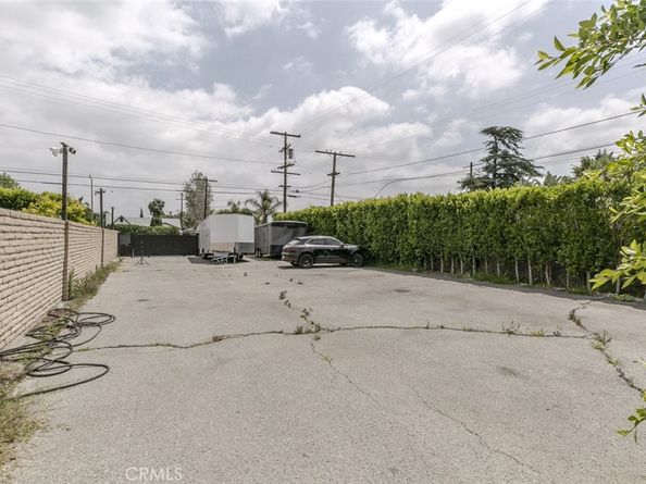 7737 Ethel Avenue, North Hollywood CA 91605