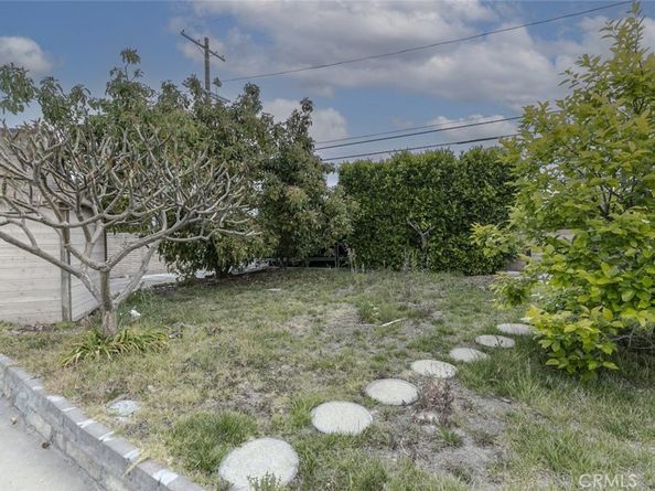 7737 Ethel Avenue, North Hollywood CA 91605