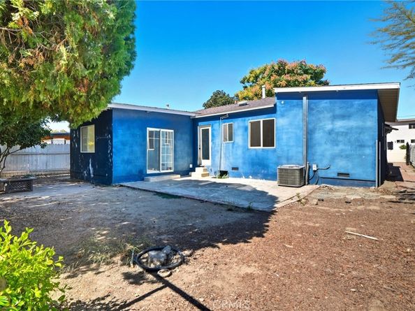 18308 Gresham, Northridge CA 91325