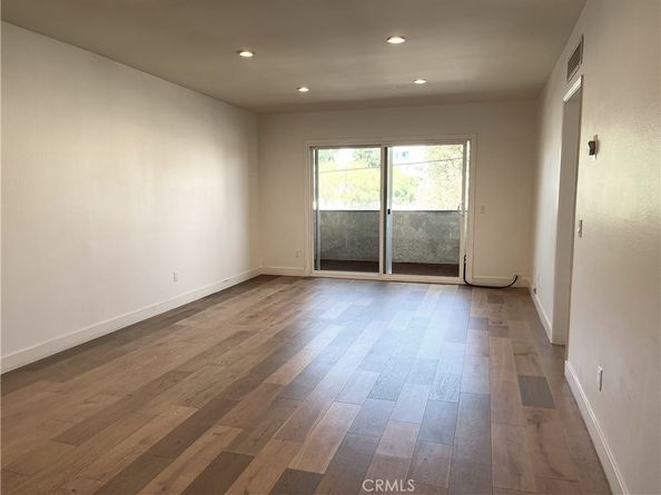 6255 Woodman 203, Valley Glen CA 91401