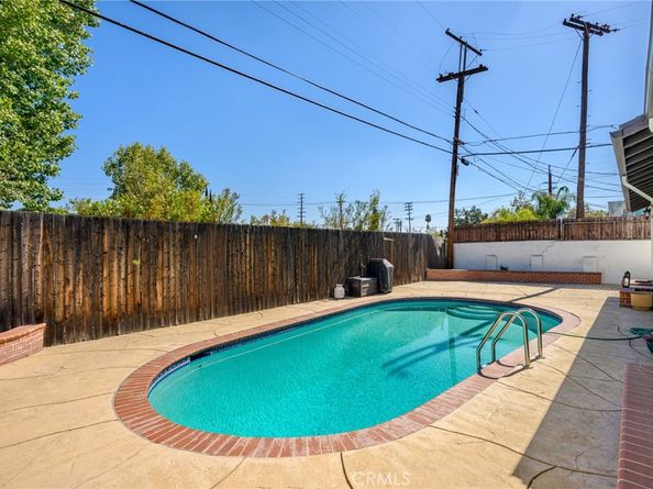 6818 Varna Avenue, Valley Glen CA 91405