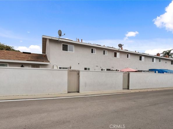 19774 Cambridge Lane, Huntington Beach CA 92646