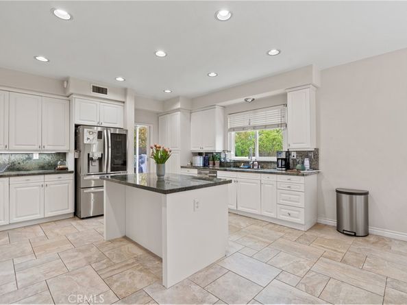 24310 Belford, West Hills CA 91307