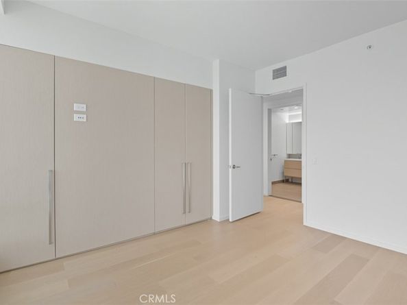 877 Francisco Street 3102, Los Angeles CA 90017
