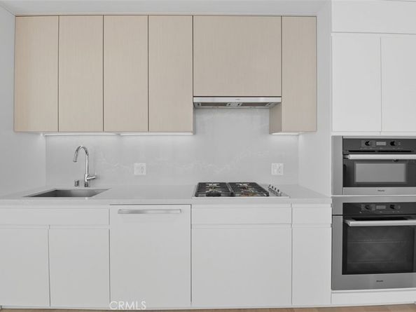 877 Francisco Street 3102, Los Angeles CA 90017