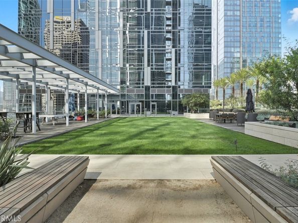 877 Francisco Street 3102, Los Angeles CA 90017