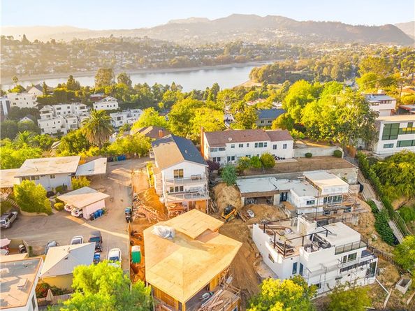 2252 Edendale, Silver Lake CA 90039