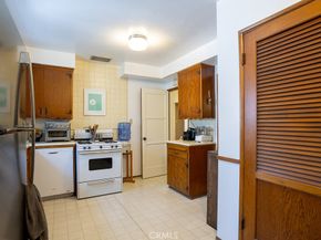 3735 Arbolada, Los Angeles CA 90027