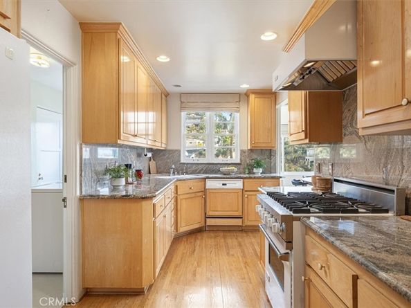 6476 San Marco, Hollywood Hills East CA 90068