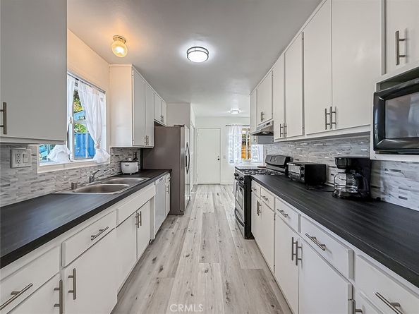 7729 Sedan, West Hills CA 91304