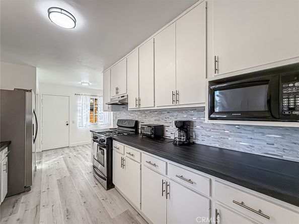 7729 Sedan, West Hills CA 91304