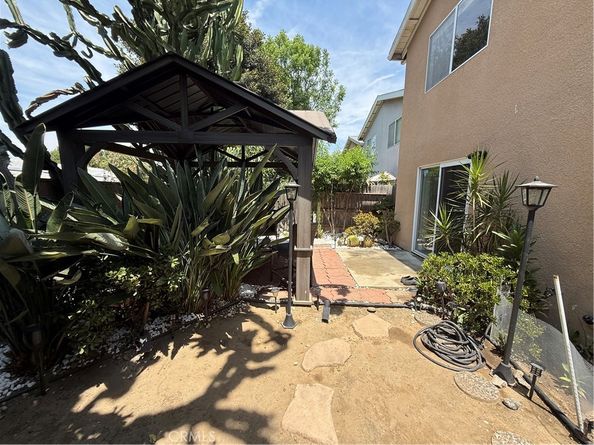 9213 Independence Way, North Hills CA 91343