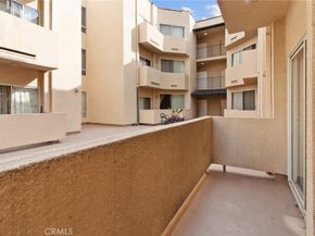 19350 Sherman Way 125, Reseda CA 91335