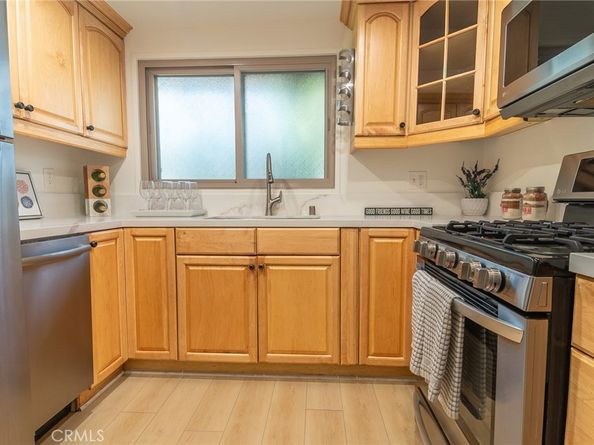 6716 Clybourn, North Hollywood CA 91606