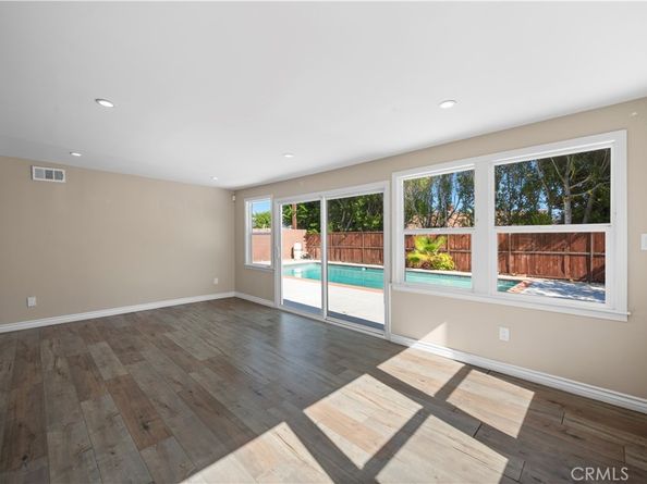 7736 Bellaire Avenue, North Hollywood CA 91605