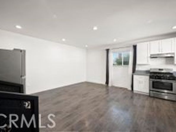 7736 Bellaire Avenue, North Hollywood CA 91605