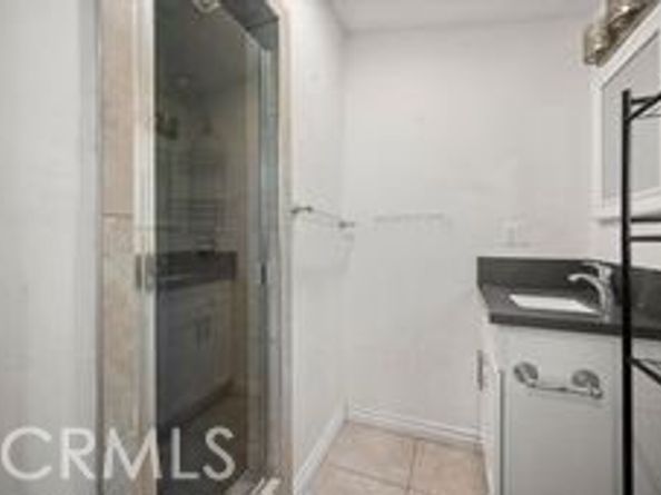 7736 Bellaire Avenue, North Hollywood CA 91605