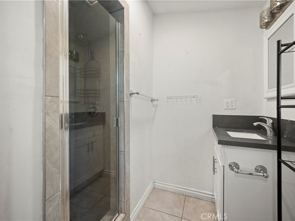 7736 Bellaire Avenue, North Hollywood CA 91605