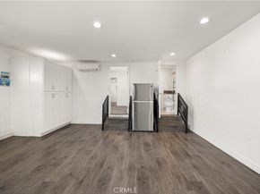 7736 Bellaire Avenue, North Hollywood CA 91605