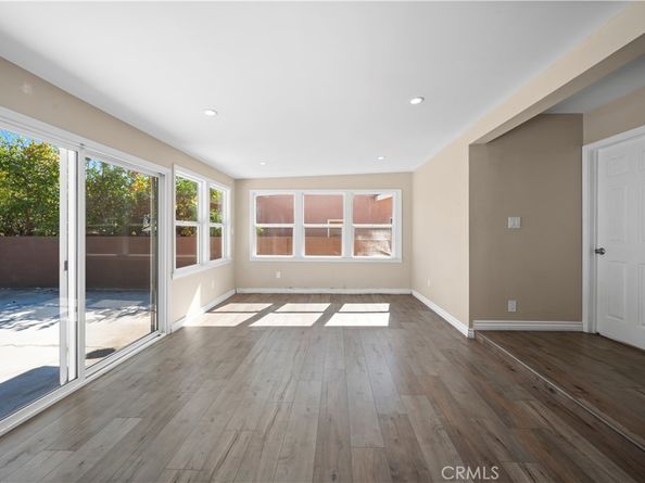 7736 Bellaire Avenue, North Hollywood CA 91605