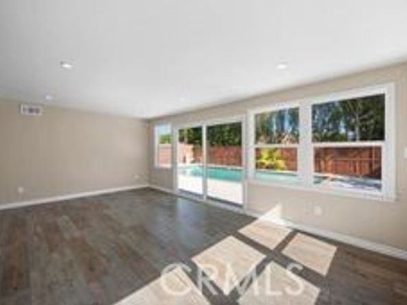 7736 Bellaire Avenue, North Hollywood CA 91605