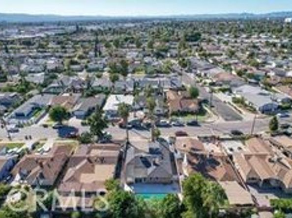 7736 Bellaire Avenue, North Hollywood CA 91605