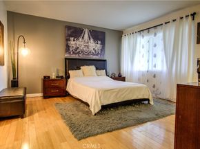 7702 Via Napoli 66, Burbank CA 91504