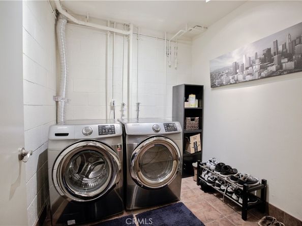 7702 Via Napoli 66, Burbank CA 91504