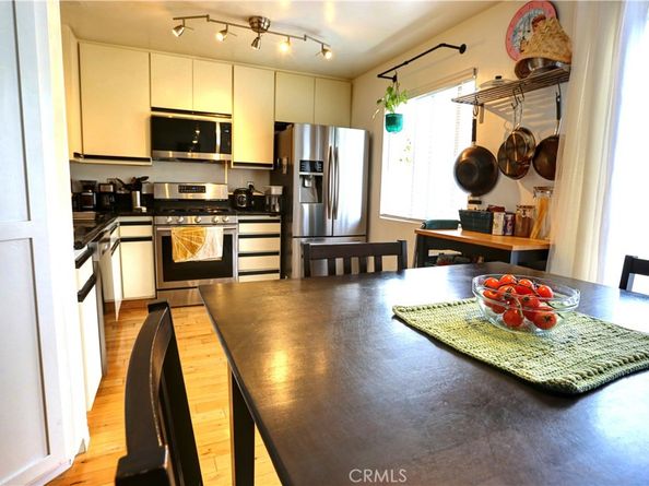 7702 Via Napoli 66, Burbank CA 91504