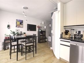 7702 Via Napoli 66, Burbank CA 91504