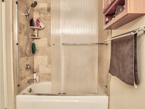 7702 Via Napoli 66, Burbank CA 91504