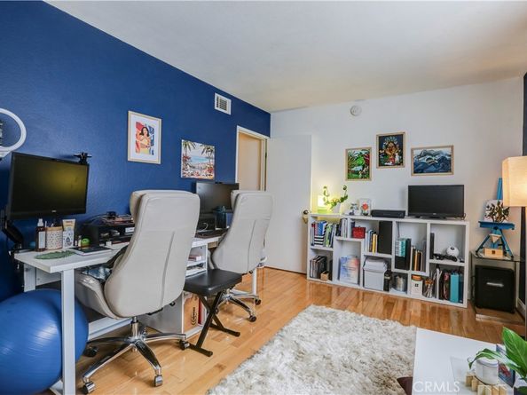 7702 Via Napoli 66, Burbank CA 91504