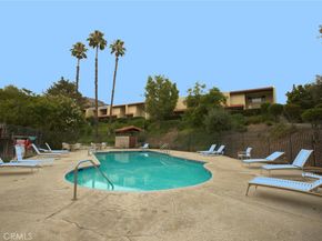 7702 Via Napoli 66, Burbank CA 91504