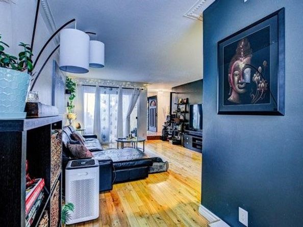 7702 Via Napoli 66, Burbank CA 91504