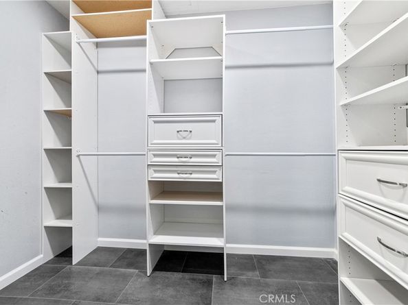 18631 Collins Street 10, Tarzana CA 91356