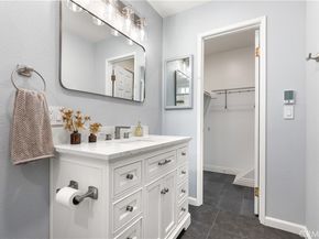 18631 Collins Street 10, Tarzana CA 91356