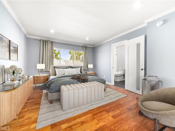 18631 Collins Street 10, Tarzana CA 91356