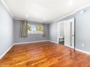 18631 Collins Street 10, Tarzana CA 91356