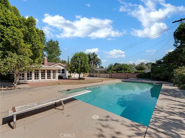 8383 Paso Robles Avenue, Sherwood Forest CA 91325