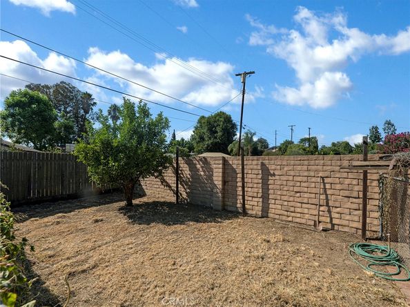 8383 Paso Robles Avenue, Sherwood Forest CA 91325