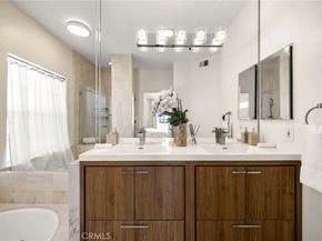 12919 Bloomfield Street 1, Studio City CA 91604