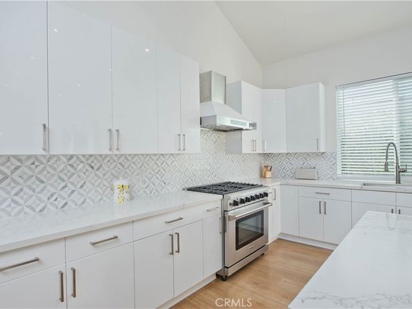 5907 Encino Avenue, Encino CA 91316