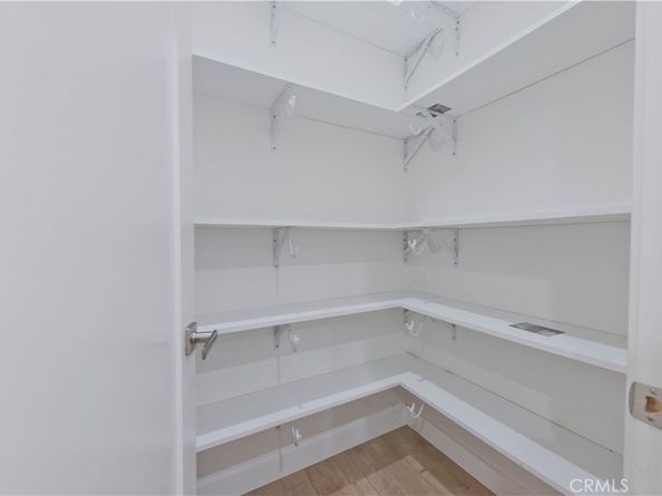 5907 Encino Avenue, Encino CA 91316