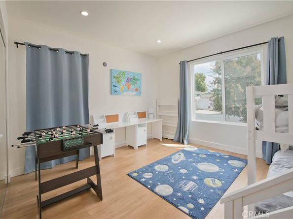 5907 Encino Avenue, Encino CA 91316