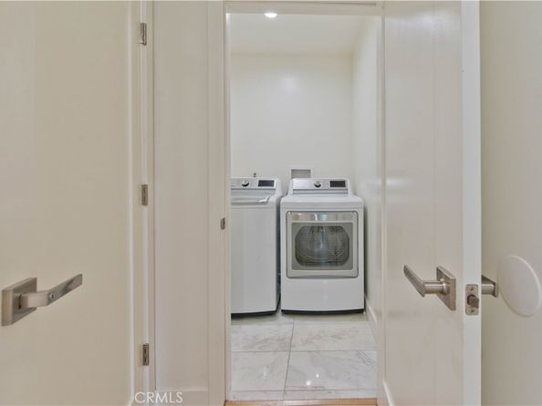 5907 Encino Avenue, Encino CA 91316