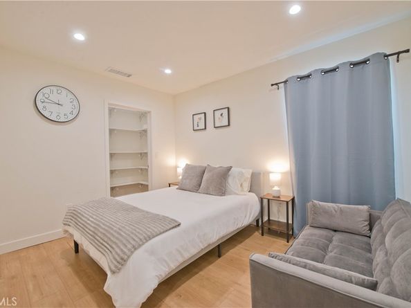 5907 Encino Avenue, Encino CA 91316