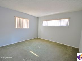 1755 N Berendo Street 28, Los Angeles CA 90027