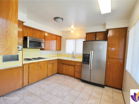 1755 N Berendo Street 28, Los Angeles CA 90027