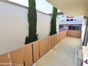 1755 N Berendo Street 28, Los Angeles CA 90027