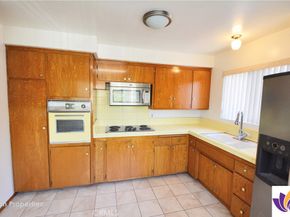 1755 N Berendo Street 28, Los Angeles CA 90027